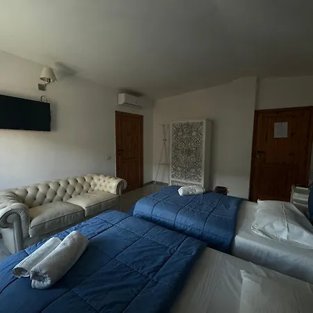 Pm 1 Via Armando Diaz אולביה