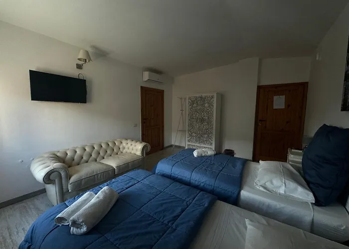 Pm 1 Via Armando Diaz אולביה